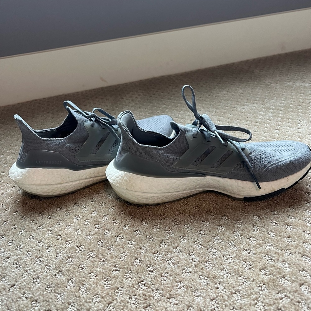 Grey ultra boosts